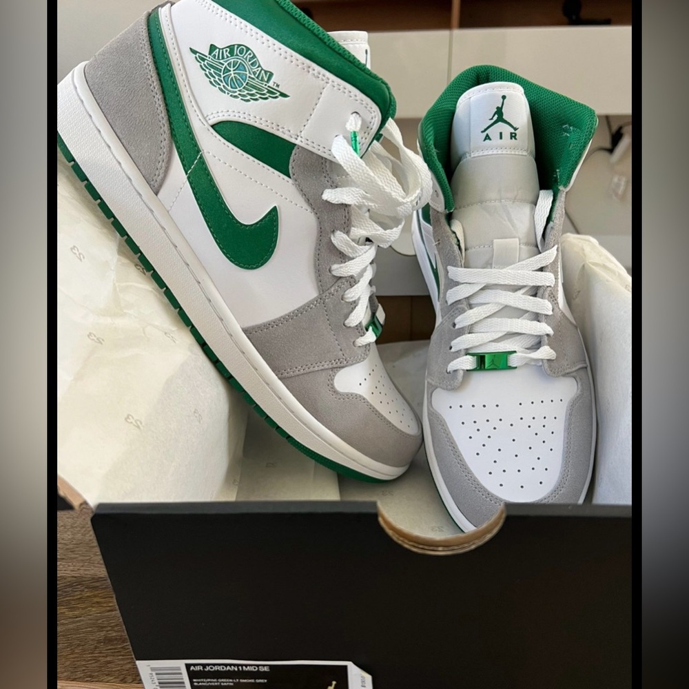 Size 8.5 Shoes Jordan for man new in box